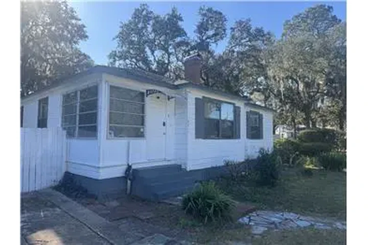 $650 : Rental property with 1 bedro image 9