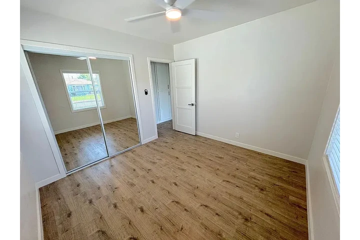 $1000 : Beautiful Home...LAKEWOOD,CA image 6