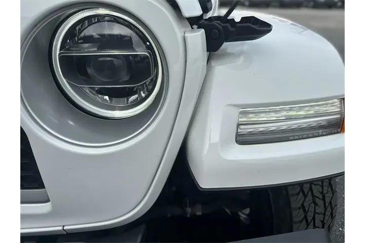 $30495 : Jeep Wrangler Unlimited 2022 image 9