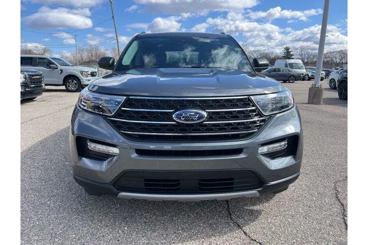 $33064 : Ford Explorer 2023 AWD XLT 4 image 2