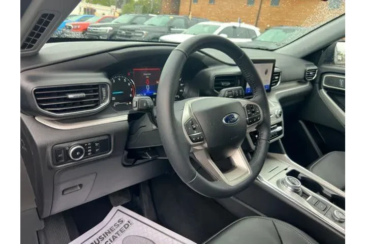 $34984 : Ford Explorer 2024 AWD XLT 4 image 3