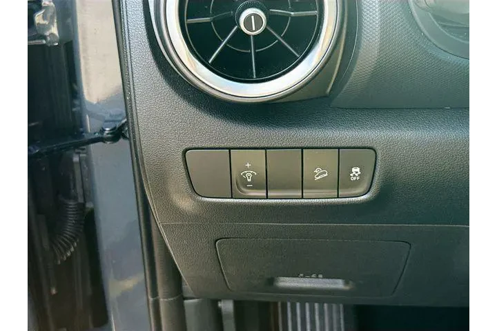 $17890 : Hyundai KONA 2023 SE 4dr Cro image 10