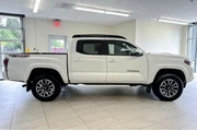 $35080 : Toyota Tacoma 2022 4x4 TRD P thumbnail