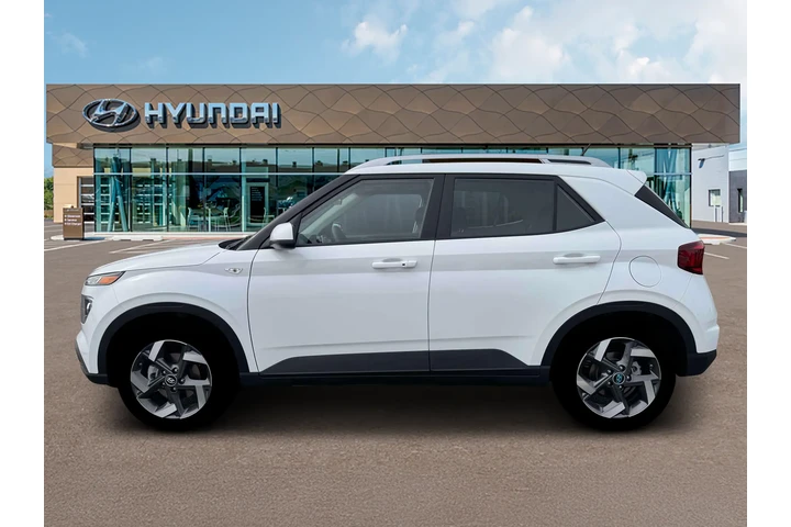 $22203 : Hyundai VENUE 2026 SEL 4dr C image 3