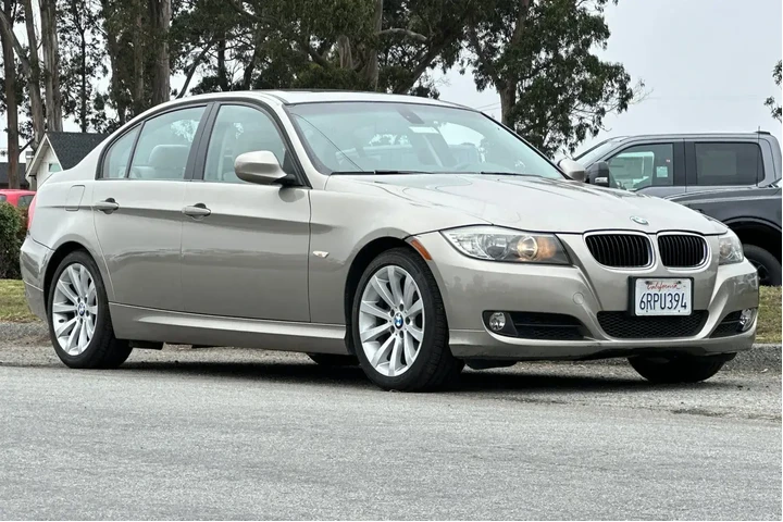 BMW 3 Series 2011 328i 4dr S image 7