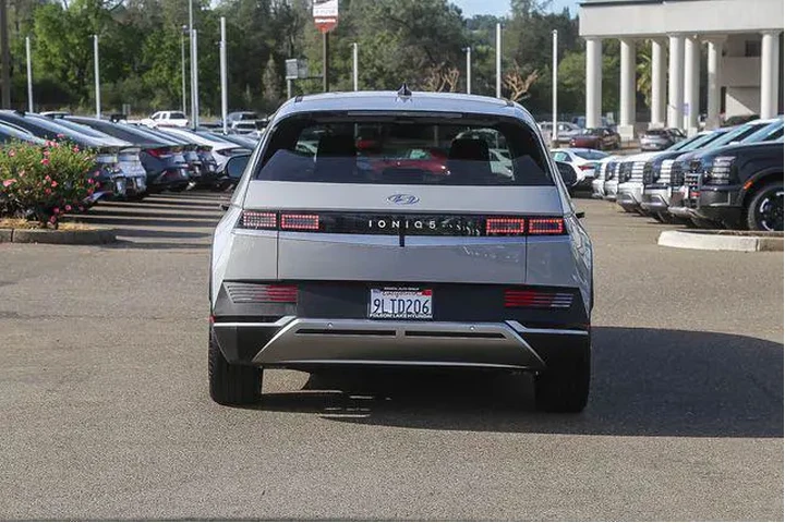 $25991 : Hyundai IONIQ 5 2024 SEL 4dr image 4