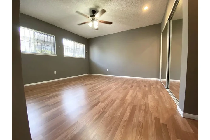 $900 : Casa privada y renovada de 2 image 5