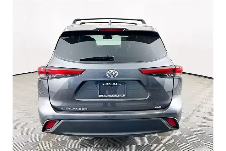 $31500 : Toyota Highlander 2022 XLE 4 image 6