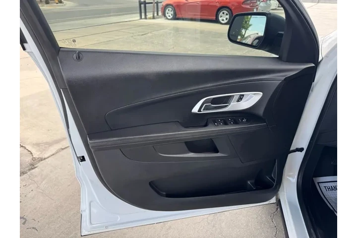 2017 Equinox LS 2WD image 10