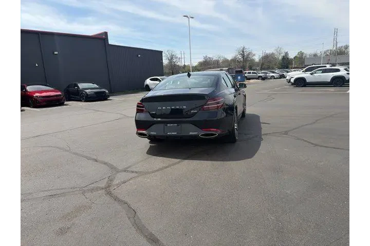 $31980 : Genesis G70 2025 2.5T Standa image 8