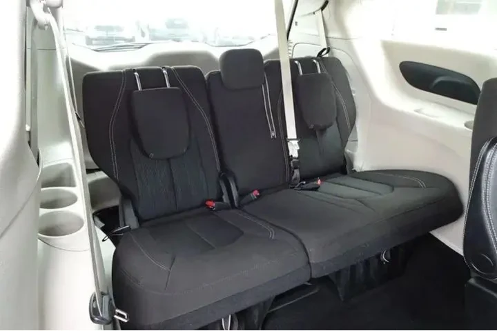 $24999 : 2024 CHRYSLER VOYAGER image 7