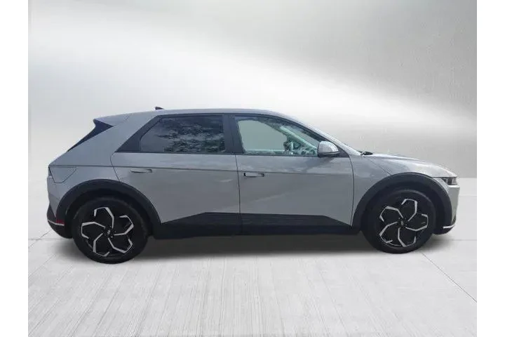 $28350 : Hyundai IONIQ 5 2023 AWD SEL image 2