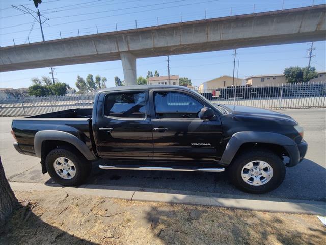 $12000 : TOYOTA TACOMA 2009 image 2