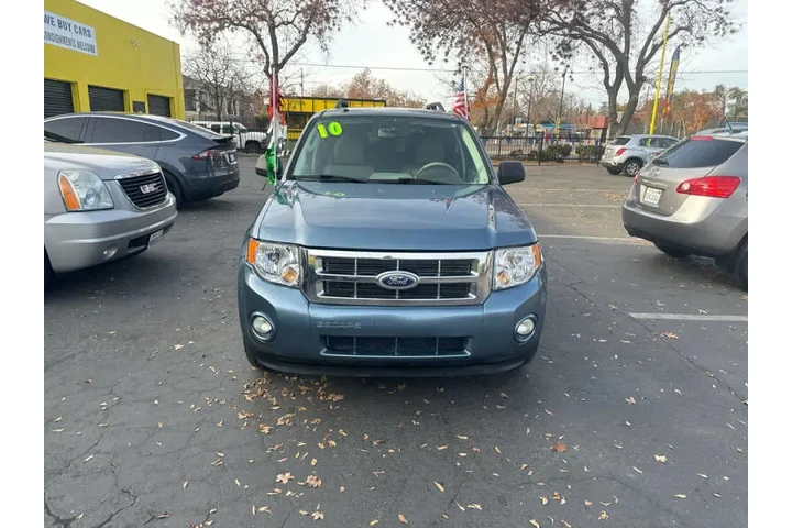 2010 Escape XLT image 4