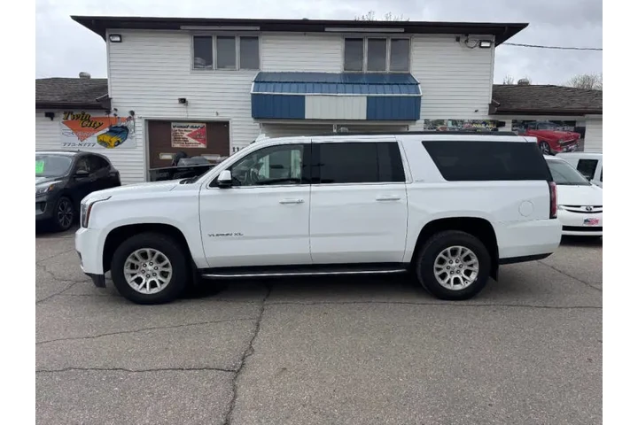 $12990 : 2017 GMC Yukon XL SLT image 2
