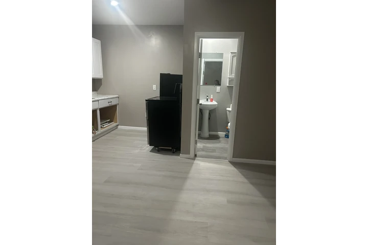 $1800 : Estudio 315 pies, con Cosina image 6