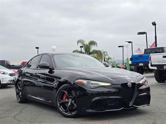 $22995 : 2019 Alfa Romeo Giulia image 4