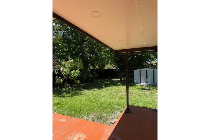 $1600 : North Miami 3 Bed & 1 Bath image 8