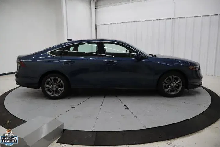 $25995 : Honda Accord 2024 EX 4dr Sed image 2