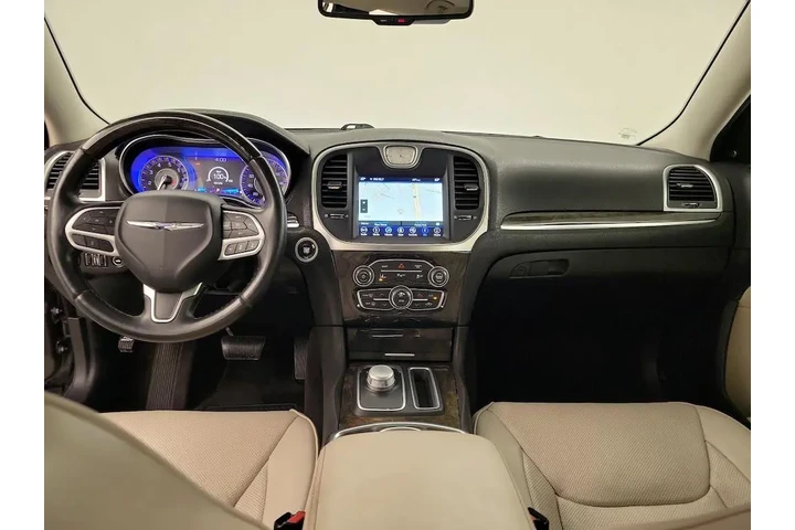 $19998 : Chrysler 300 2018 Limited 4d image 9