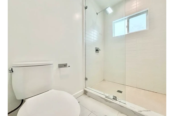 $1480 : 1 BEDROOM APT IN SOUTH LA image 7