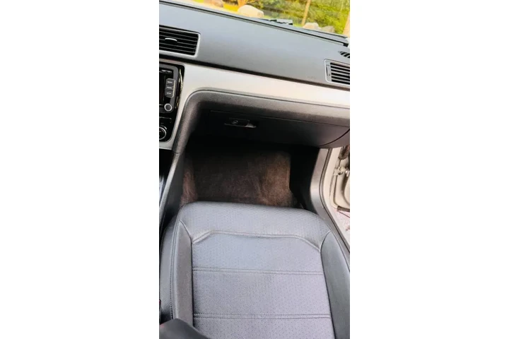 $3600 : 2012 Passat SE image 6