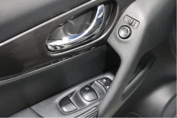 $14985 : Nissan Rogue 2020 SV 4dr Cro image 7