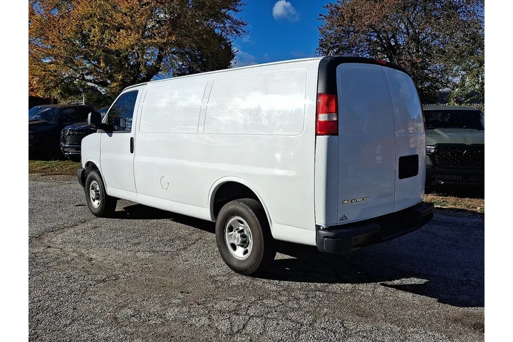$25994 : Chevrolet Express 2023 2500 image 3