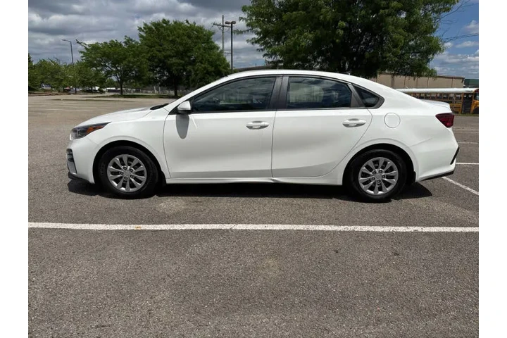 $8995 : 2020 Forte FE image 3