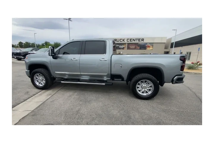 $72500 : 2024 Silverado 3500 HD image 5