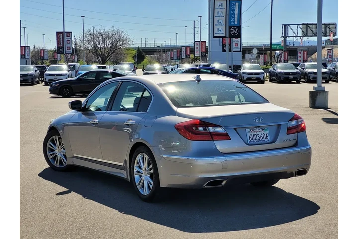 $8998 : Hyundai Genesis 2012 4.6L V8 image 7