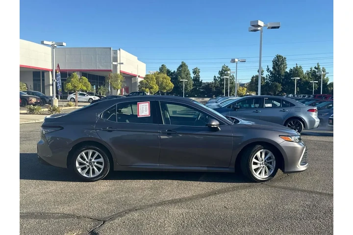 $25540 : Toyota Camry 2022 LE 4dr Sed image 3