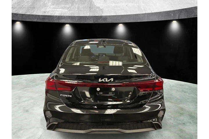 $14985 : Kia Forte 2023 LXS 4dr Sedan image 5