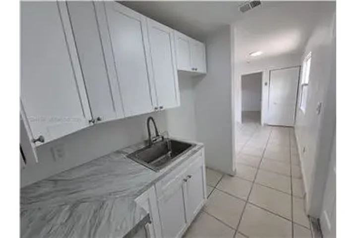 $1650 : Rental property with 2 bedro image 2