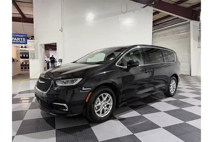 $21799 : Pacifica 2023 image 9