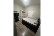$950 : Cuarto en renta en Boyle Heigh thumbnail