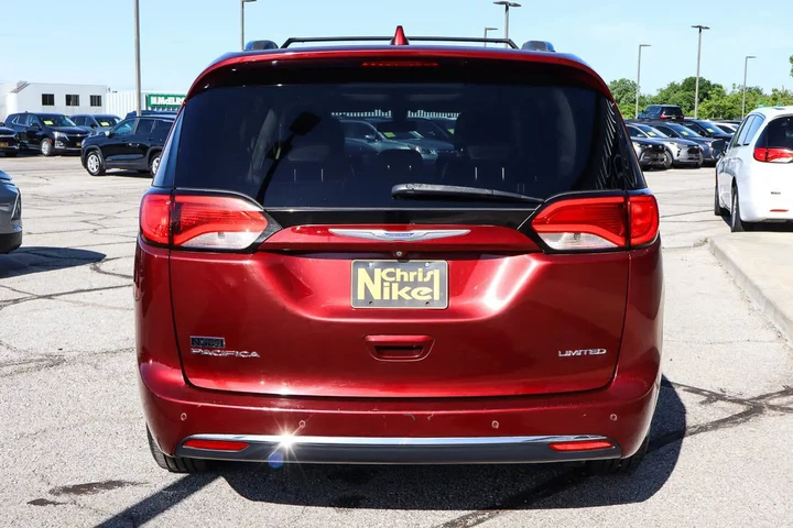 $14949 : 2020 Pacifica Limited FWD image 5