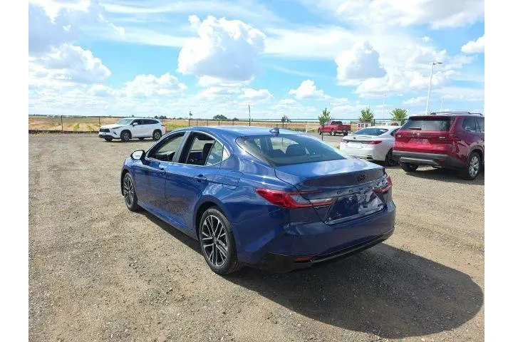 $39900 : Toyota Camry 2026 SE 4dr Sed image 4