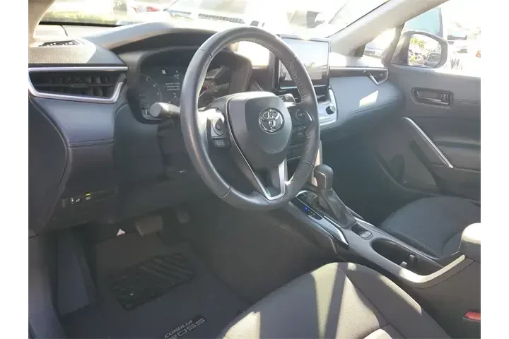 $24490 : Toyota Corolla Cross 2024 LE image 10