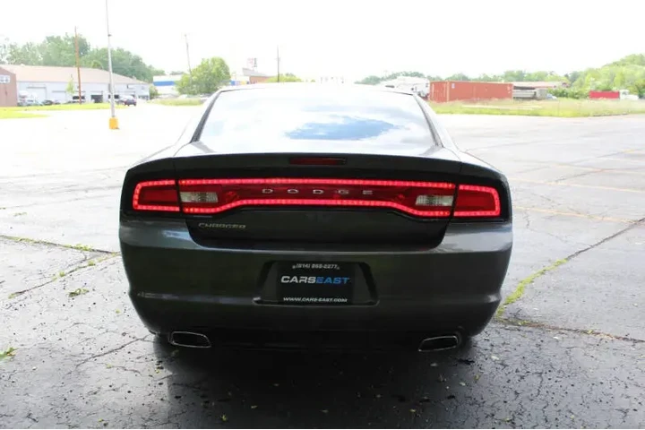 2013 Charger SE image 7