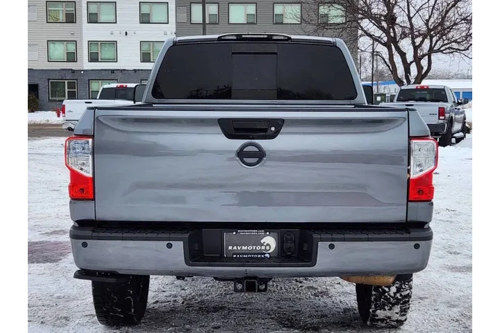 $21974 : 2018 Titan XD SL image 10