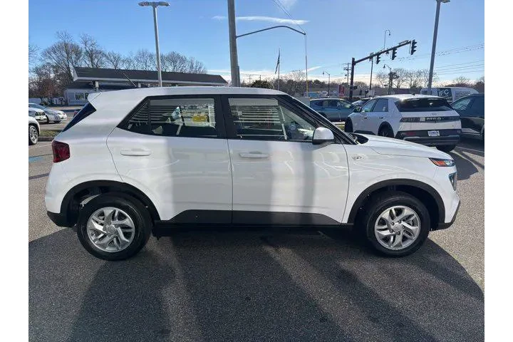 $19977 : Hyundai VENUE 2025 SE 4dr Cr image 5