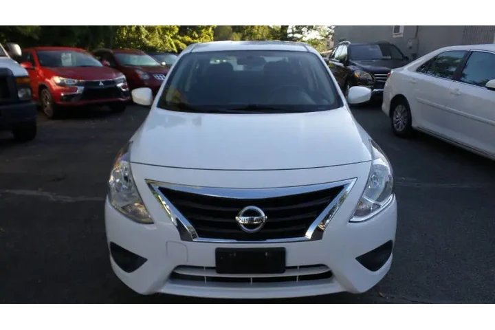 $8500 : 2018 Versa S Plus image 9