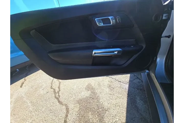 $25999 : Ford Mustang 2020 GT 2dr Fas image 9