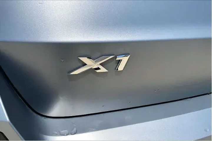 $31893 : BMW X1 2023 AWD xDrive28i 4d image 10