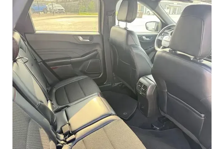 $21541 : Ford Escape 2025 ST-Line 4dr image 7