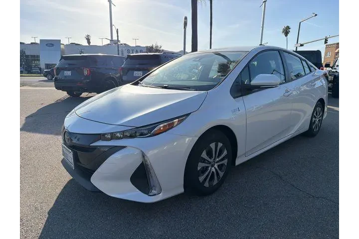 $26900 : Toyota Prius Prime 2021 LE 4 image 3