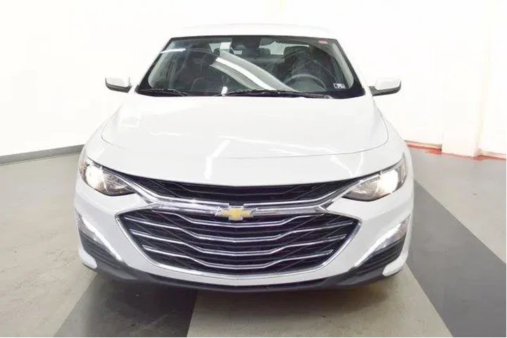 $17994 : Chevrolet Malibu 2024 LT 4dr image 3