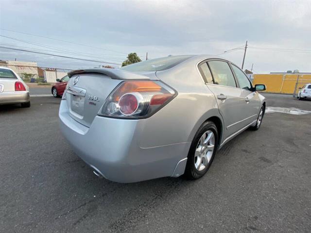 2007 Altima 3.5 SE image 8