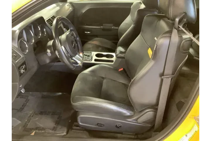 $27988 : Dodge Challenger 2012 SRT8 3 image 9